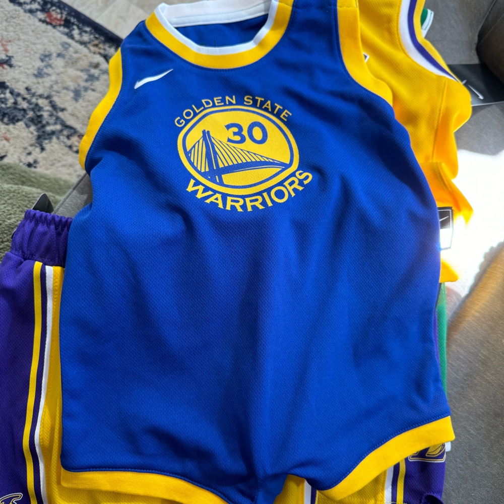 18MO NIKE Golden State Warrior Onesie